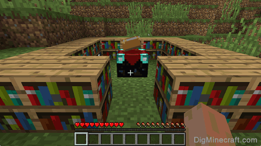 How to Enchant with an Enchantment Table in Minecraft