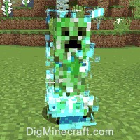 How to Summon a Charged Creeper in Minecraft